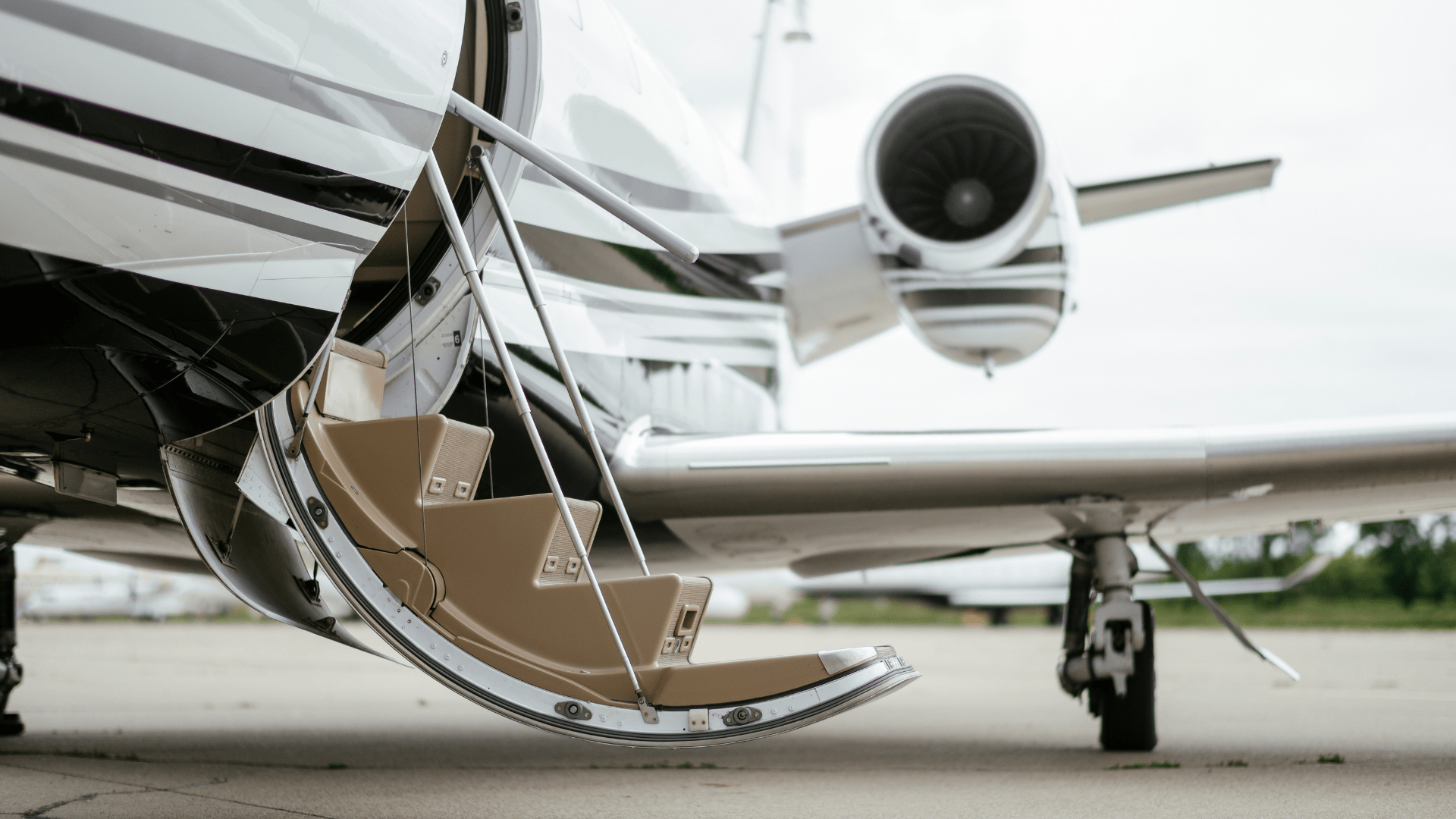 Private Plane Pick-Ups & Drop-Offs: